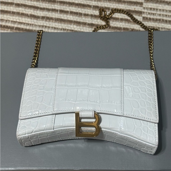 BALENCIAGA HOURGLASS WALLET ON CHAIN CROCODILE SHINY EMBOSSED IN WHITE - Picture 4 of 10